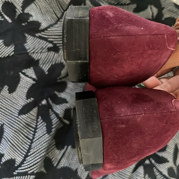 Brand New suede flats - Picture 4 of 6